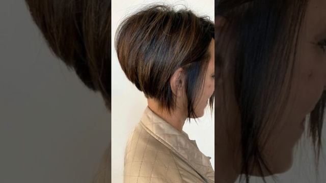 Стрижка с коротким затылком: 12 самых модных способов укладки #shorts #стрижкабоб #стрижка смотреть онлайн