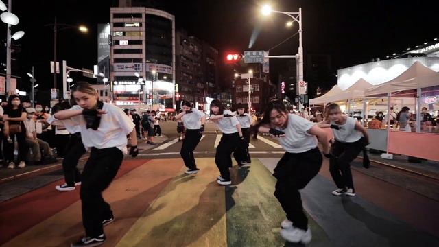 [KPOP IN PUBLIC] ENHYPEN(엔하이픈)-‘ FUTURE PERFECT’(Pass the MIC) dance cover from TAIWAN #KPOPINPUBLI смотреть онлайн