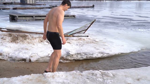 ICE HOLE BATHING 2024 🥶 EPIPHANY BATHING WINTER SWIMMING UKRAINE💛