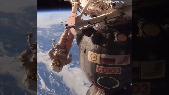 Russian cosmonauts in outer space смотреть онлайн