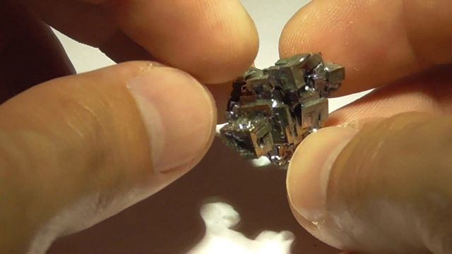 Кристаллы висмут - Bismuth Crystals