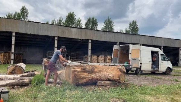 Beautiful texture of oak slabs