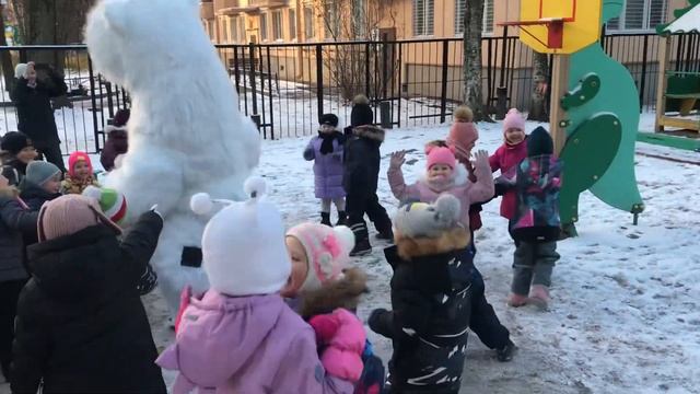 Мишка Ухтышка отжигает в Детском Садике смотреть онлайн