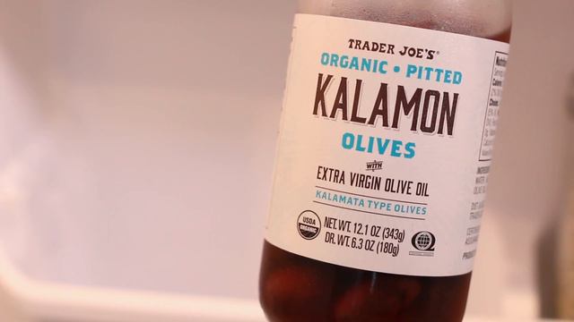 Low Waste Fridge Tour + 5 Plant Based Fridge Essentials | Alli Cherry смотреть онлайн