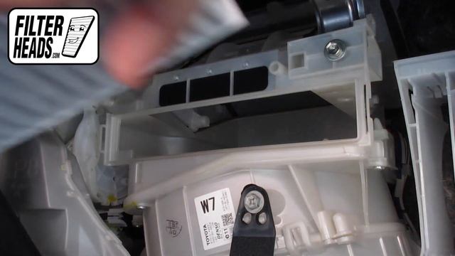 How to Replace Cabin Air Filter 2018 Toyota RAV4 смотреть онлайн