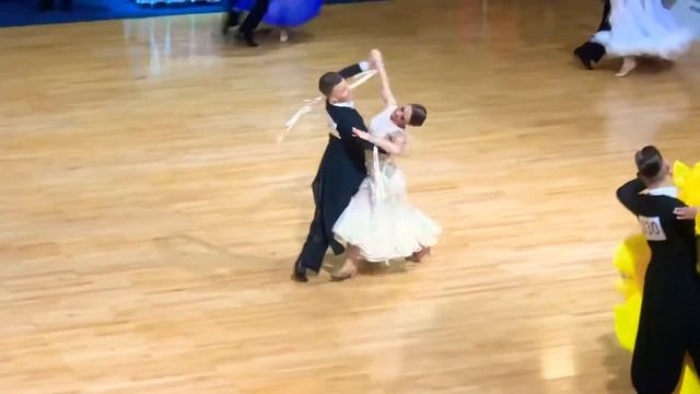 Чемпионат Беларуси Илья Волков - Екатерина Стасюк Медленный Вальс смотреть онлайн