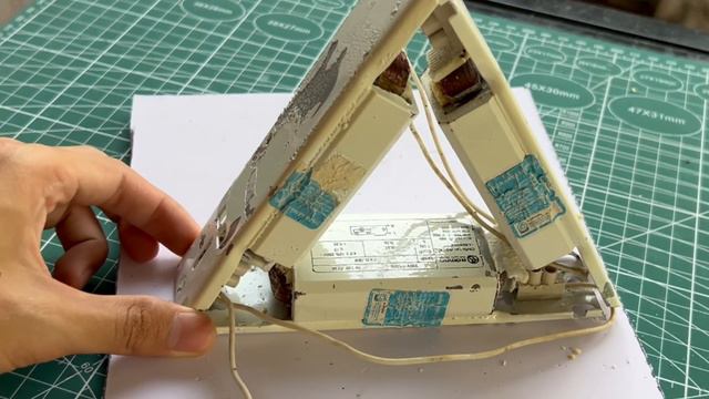 I Turned A Broken Light Bulb Into The Most Powerful Generator In The World смотреть онлайн