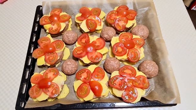 Красивый и вкусный УЖИН?/ Кексы с клубникой ?/ Будни многодетной семьи смотреть онлайн