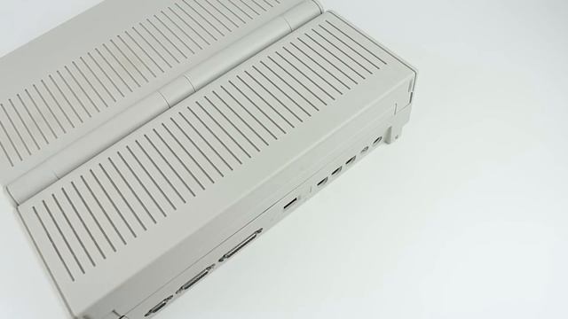 A Look At The First Apple Laptop: Macintosh Portable & Comparison To MacBook Pro смотреть онлайн