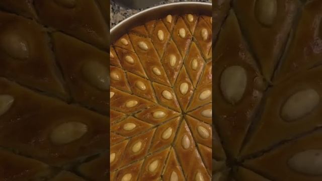 МИНДАЛЬНАЯ ПАХЛАВА/ГОТОВИМ МИНДАЛЬНУЮ ПАХЛАВУ/ALMOND PAKHLAVA/СОЧНАЯ МИНДАЛЬНАЯ ПАХЛАВА смотреть онлайн