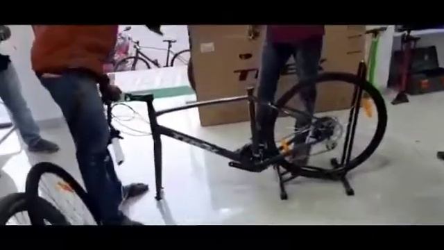 UNBOXING TREK FX1 смотреть онлайн