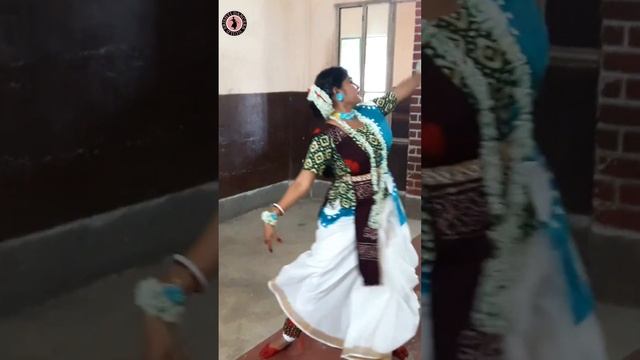 Gopono Kathati #shorts #goponokathati #subhomita #rabindrasangeet #trending #viral #youtubeshorts смотреть онлайн