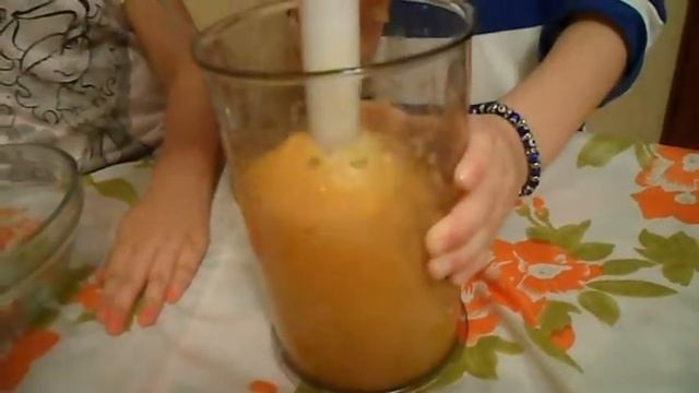 Мандариново - Яблочное Смузи! Ароматный, Полезный напиток для Детей и Взрослых. Готовят Дети. смотреть онлайн