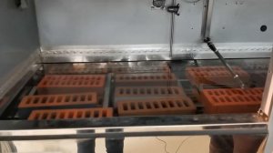 Испытание кирпича на морозостойкость. Испытание кирпича в лаборатории на заводе Красная гвардия