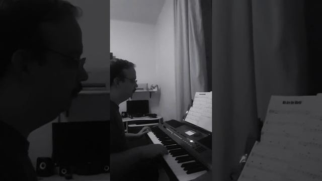 USA for Africa - We are the world - Yamaha PSR E443 смотреть онлайн