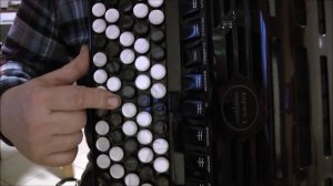 ЗА ОКОШКОМ МЕСЯЦ - Разбор на баяне - (COVER)