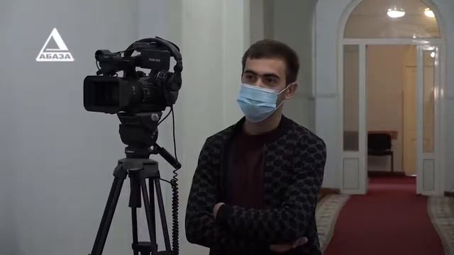 Закрытое заседание по вопросу Аибги проходит в парламенте Абхазии смотреть онлайн