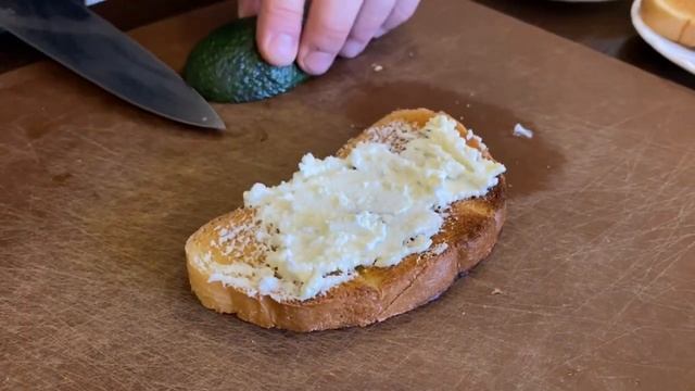 Быстрый и вкусный перекус. Бутерброд на завтрак. смотреть онлайн