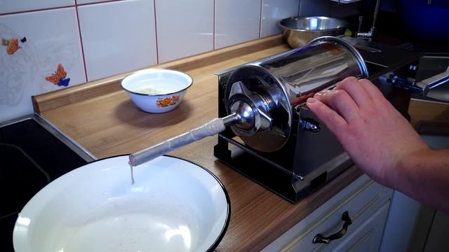 Колбасный шприц для дома. Готовим сосиски, купаты и колбасы в домашних условиях.