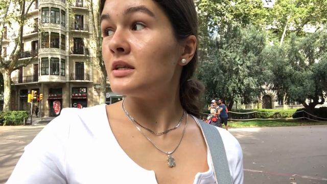 Одна в Барселоне (день 2) // Саграда Фамилиа, шопинг, Дом Мила смотреть онлайн