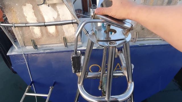 Scrubbing a Very Dirty Bottom - Episode 50 - Sailing Yacht Zora смотреть онлайн