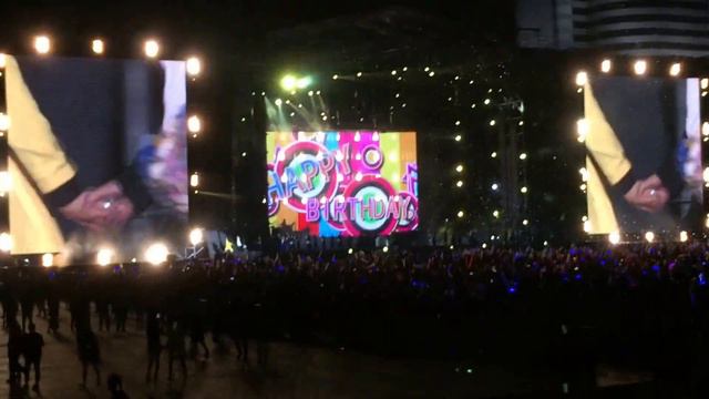 Michael proposed to Jane Zhang смотреть онлайн
