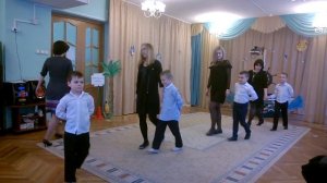 Танец мам и сыновей на 8 марта