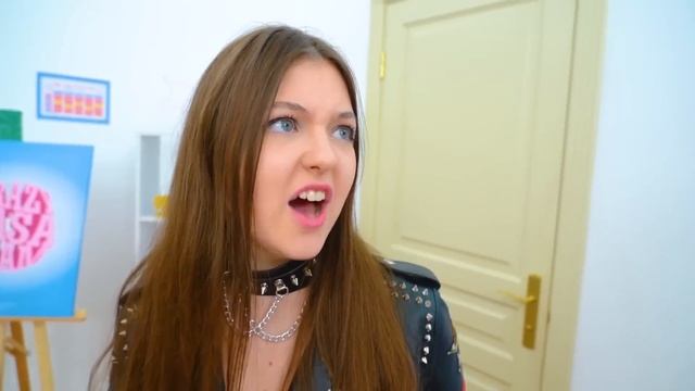 Good Student vs Bad Student | My Boyfriend Got to Jail смотреть онлайн