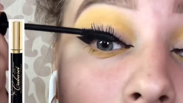 Желтый макияж и кошачьи стрелки? смотреть онлайн