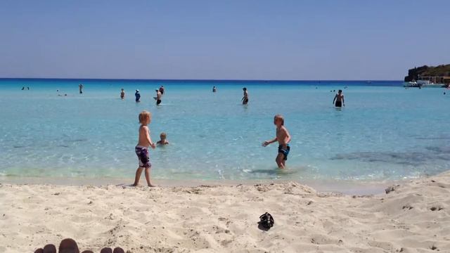 Sand Fight Between Oliver and Owen смотреть онлайн