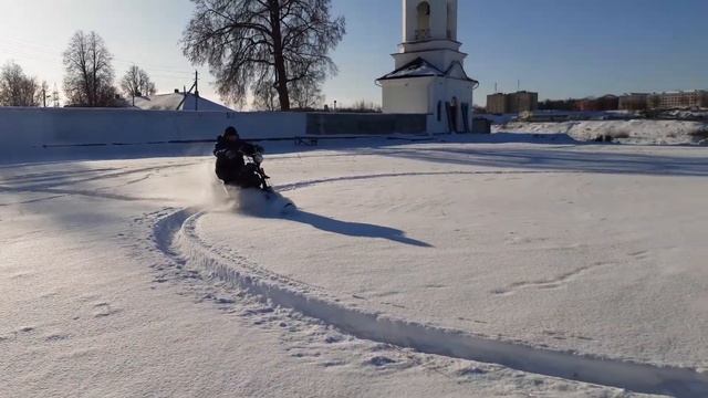 снегоход с гусеницей муравей смотреть онлайн