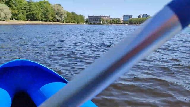 Первый спуск на воду | «Фишкаяк EVO» от Timetrial | Герман выходит в Акваторию Финского залива смотреть онлайн