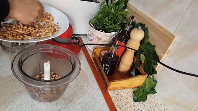 لالة الحادكة جربتها قدامكم ? المشكل لي خصكم تردو منو البال? смотреть онлайн