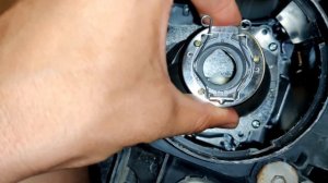 Улучшаем свет Camry 50. Замена отражателей без разбора фар.