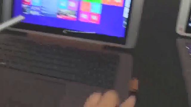 HP Envy X2 - 13.3 Tablet with Keyboard Dock смотреть онлайн