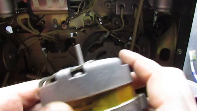 А что внутри :) Катушечный магнитофон ''Юпитер МК-106С'' смотреть онлайн