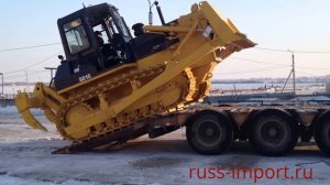 Бульдозер Shantui SD16 заезжает на трал