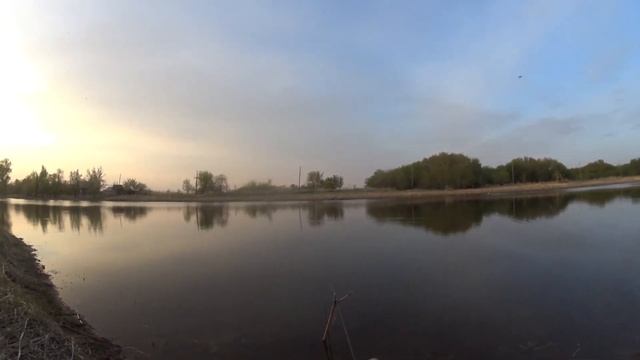 Поехали с Дочкой на РЫБАЛКУ с ночёвкой на озеро....карась,чебак))) смотреть онлайн