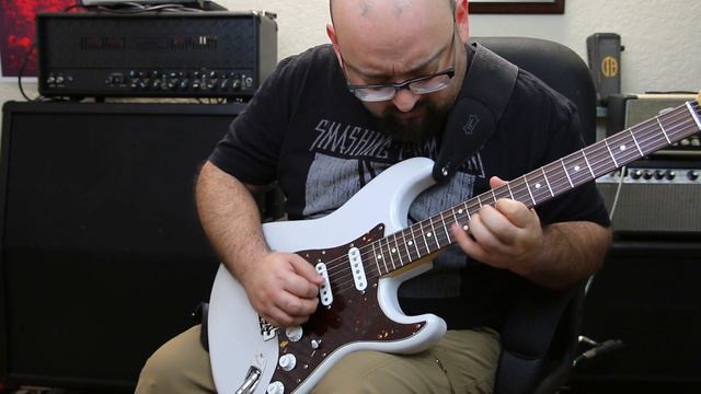 Mexican Fender Strat Fender Bassman смотреть онлайн