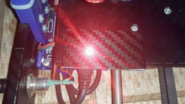 Making Circuit Boards with a Laser Cutter | Изготовление печатных плат с помощью лазера смотреть онлайн