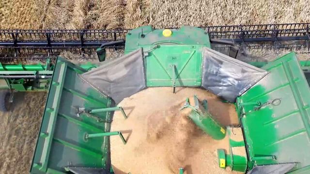 John Deere X9 - 1450 , largest Combine Harvester , in 4K смотреть онлайн