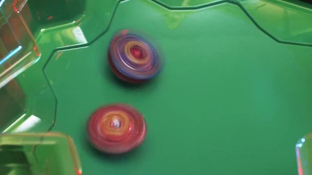 Волчки Beyblade Burst Evolution смотреть онлайн