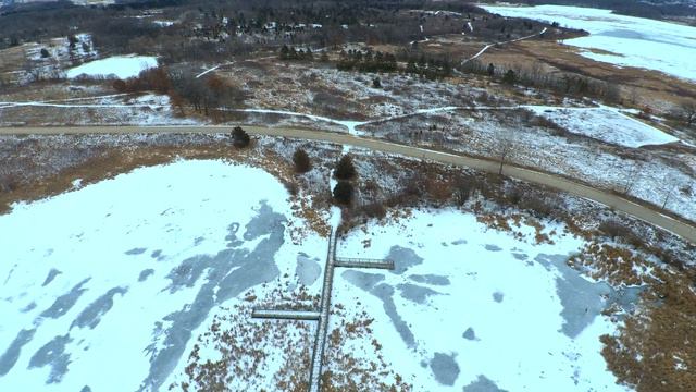 Wintery view of Richard Bong Rec Area via Autel XSP Drone 4k смотреть онлайн