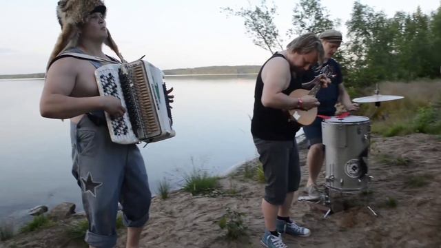 STEVEN 'n' SEAGULLS perform NOTHING ELSE MATTERS (BEST METALLICA COVER) смотреть онлайн