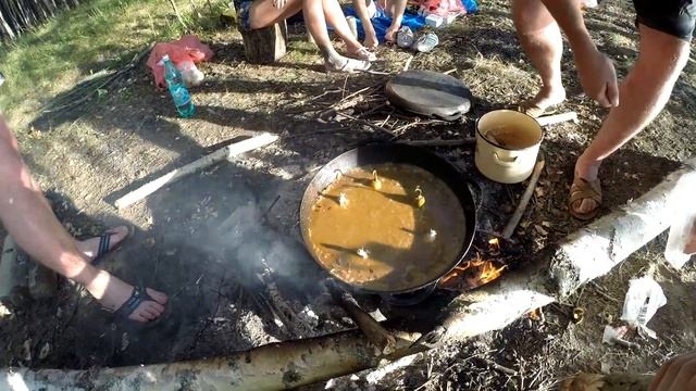 Поход Под Нефтино. Рыбалка, Плов и Уха! смотреть онлайн