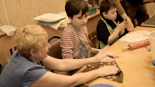 Мастер-класс в мастерской лепки и валяния "Осенний листок" смотреть онлайн