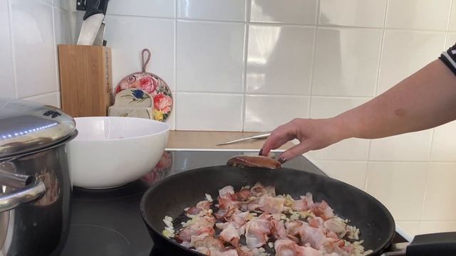 НА 2дня -Очень вкусный Соус с креветками ,беконом и брокколи. Спагетти .