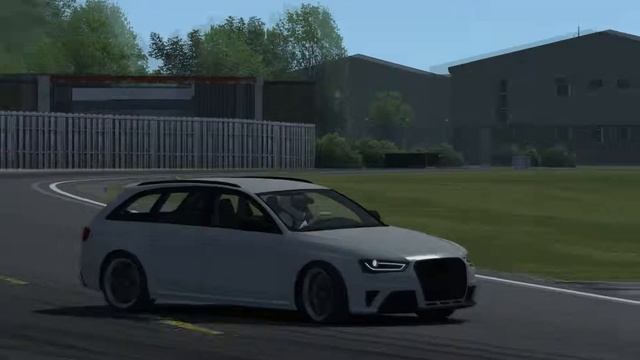 Audi RS4 Avant Скоро смотреть онлайн