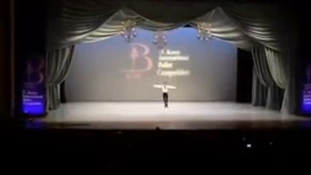 Олег Ивенко - вариация из балета Арлекинада смотреть онлайн