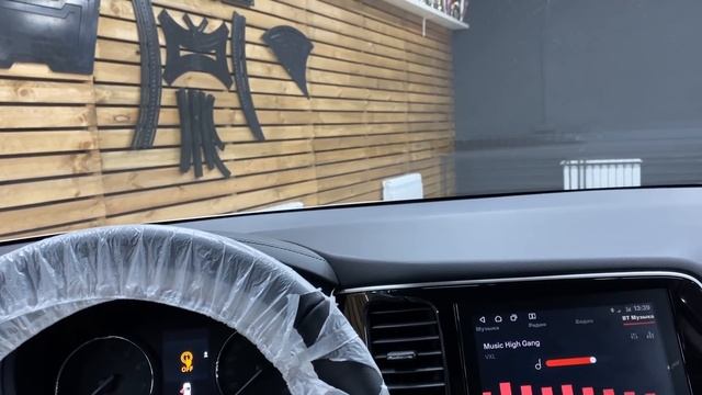 Шикарный звук в салоне автомобиля Mitsubishi Outlander. Аудиосистема за 99800 рублей смотреть онлайн